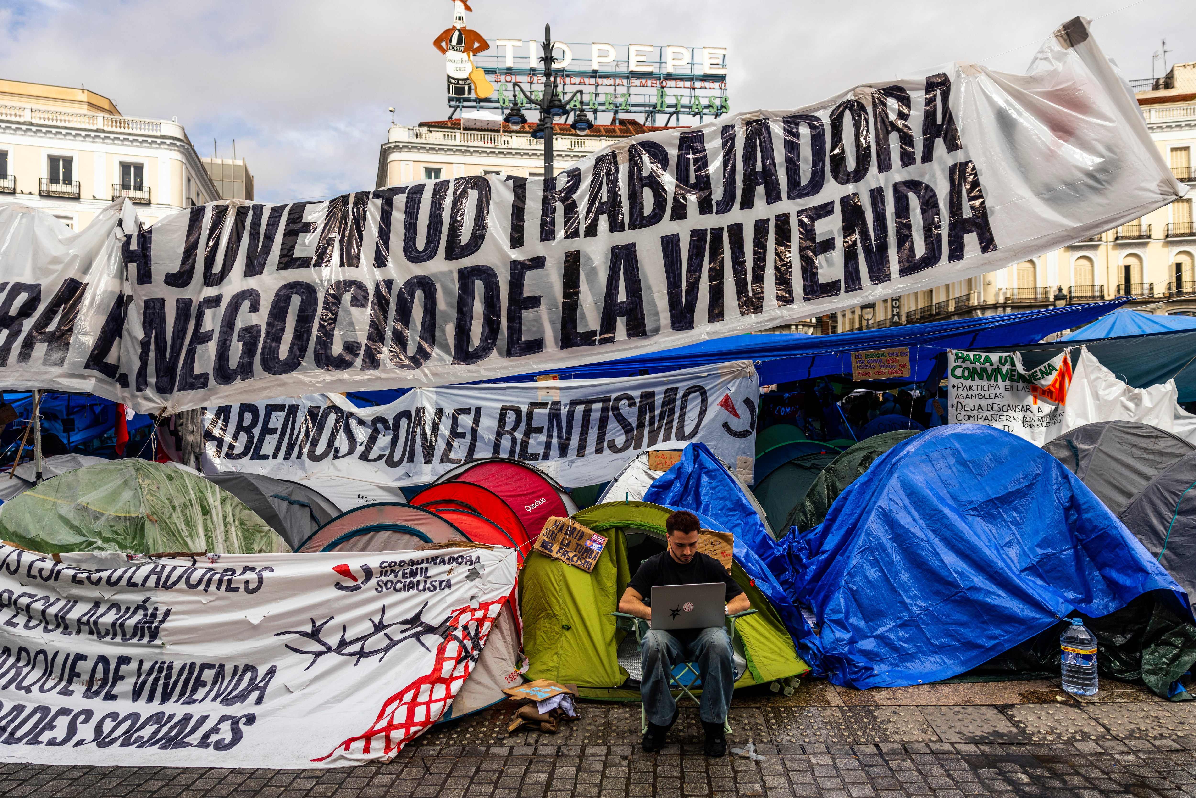 La justicia rechaza de nuevo el desalojo de la Puerta del Sol porque no existe “inactividad” de la Delegación del Gobierno