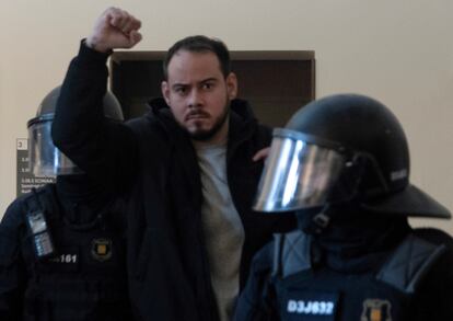 El rapero Pablo Hasél después de ser detenido en la Universidad de Lleida.