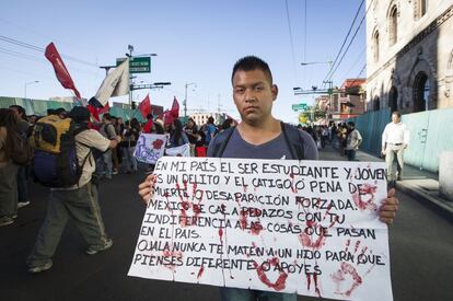 Juan Manuel Torres, de 26 años: "Estoy muy indignado por todas las manifestaciones forzadas, por todas las masacres que han ocurrido en el país y mi mayor motivación es hacer conciencia en la gente para que se dé cuenta que no estamos en un país libre".