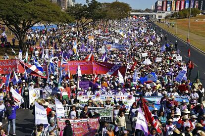 Milhares na manifestação.