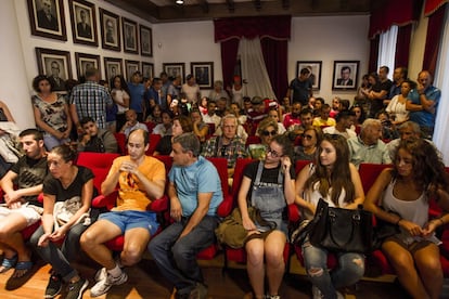 El 31 de agosto se reúnen en el salón de plenos de A Pobra do Caramiñal los voluntarios de las batidas ciudadanas para buscar a Diana Quer.