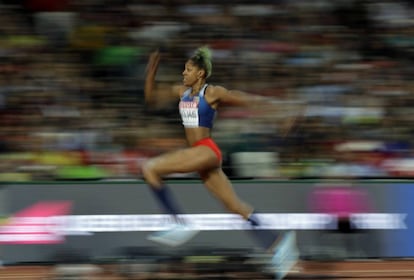 La atleta venezolana Yulimar Rojas voló hasta los 14,91 metros para llevarse el oro en los mundiales de atletismo de Londres.