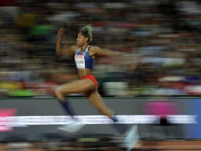 La atleta venezolana Yulimar Rojas vol&oacute; hasta los 14,91 metros para llevarse el oro en los mundiales de atletismo de Londres.