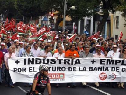 Manifestaci&oacute;n en C&aacute;diz por la reindustrializaci&oacute;n de la provincia.