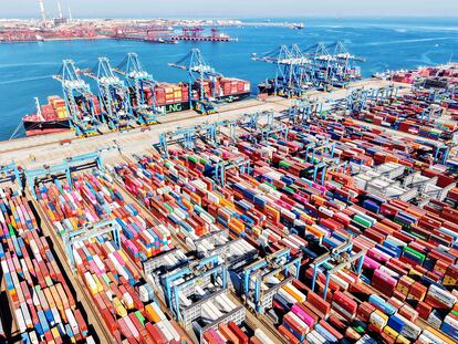 Puerto de Qingdao en Shandong China