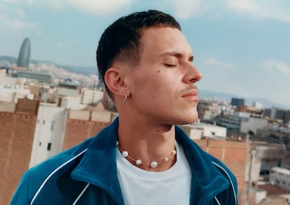 Aron Piper realiza una aparición estelar en el vídeo de la campaña #GoNoticed.
