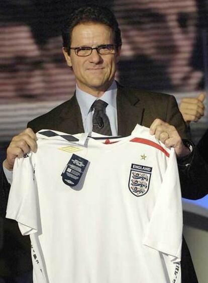 Capello, con la camiseta de la selección inglesa.