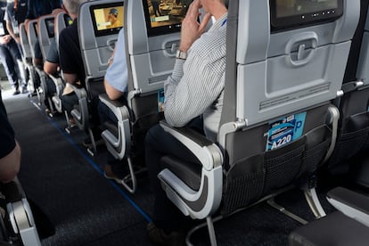 La cabina interior del Airbus A220-300, en Farnborough, Inglaterra.