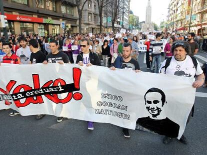 Manifestación convocada por la plataforma popular fromada tras la muerte de Iñigo Cabacas.