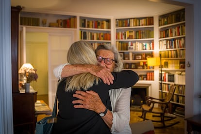 Reencuentro entre Nuria Cavestany Sagnier y Beatriz.