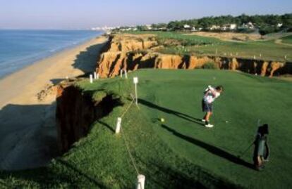 Campo de golf de Vale do Lobo, junto a la costa del Algarve, en Portugal.