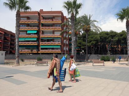 Urbanización con segundas residencias a pie de playa en el paseo Maritimo de Torredembarra.