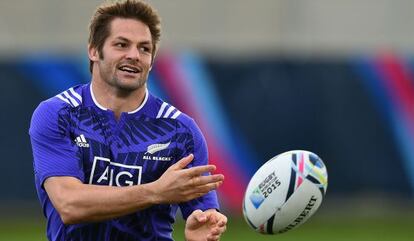 Richie McCaw durante un entrenamiento de Nueva Zelanda este jueves.