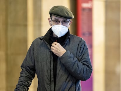 El exdirigente de ETA José Antonio Urrutikoetxea Bengoetxea 'Josu Ternera', llega al Palacio de Justicia de París el pasado 3 de noviembre.