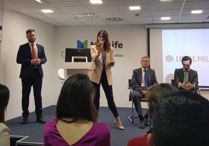 Andrés Ruiz, de Todojuristas.com, y Delia Rodríguez, de BBrainers, durante la presentación de la segunda edición de Legal Millennials.