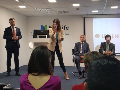 Andrés Ruiz, de Todojuristas.com, y Delia Rodríguez, de BBrainers, durante la presentación de la segunda edición de Legal Millennials.