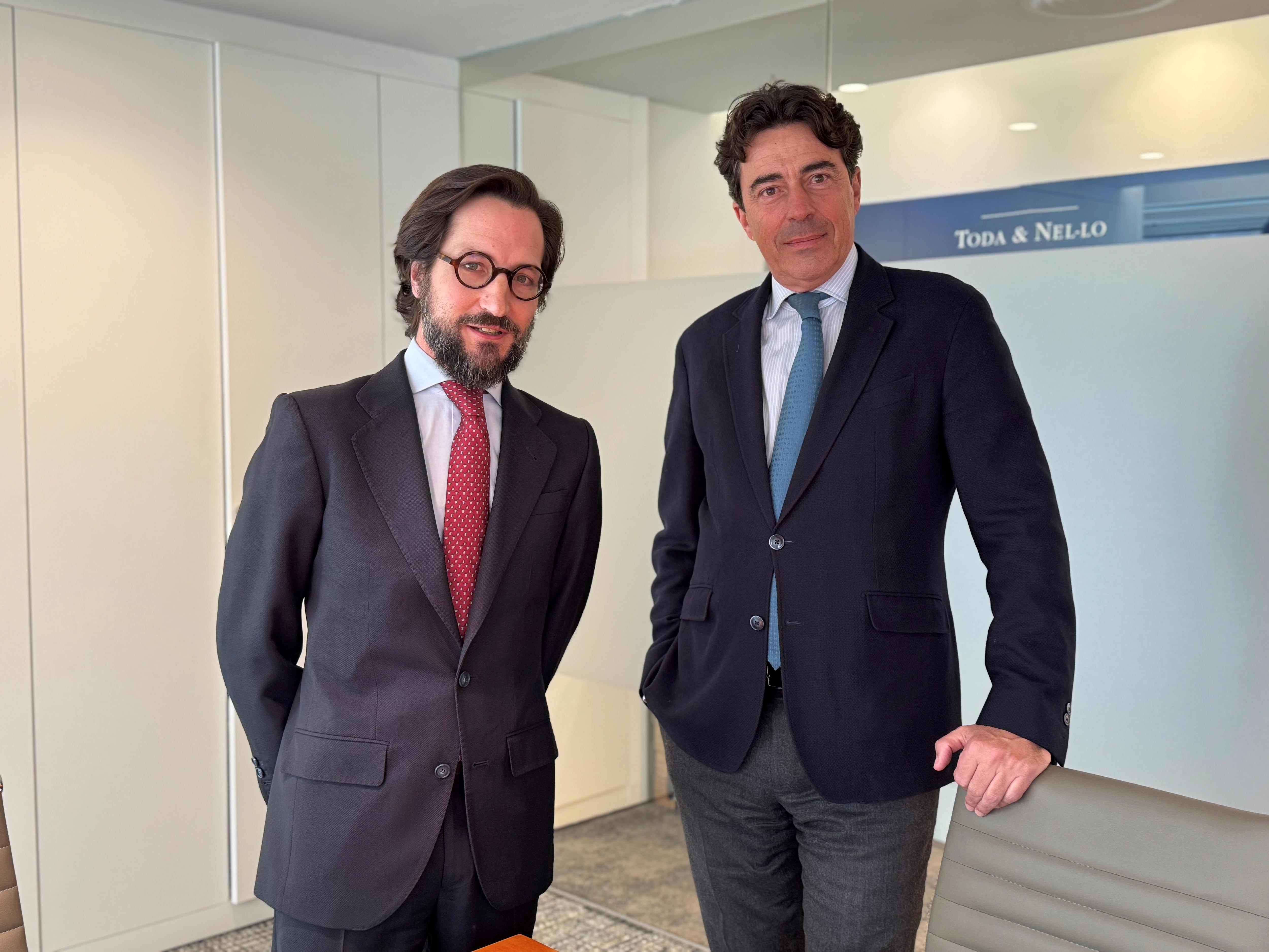 David Gómez Cubillo, nuevo 'counsel' de inmobiliario en Toda & Nel-lo y José María Buxeda, socio del despacho y miembro de su consejo de
administración.