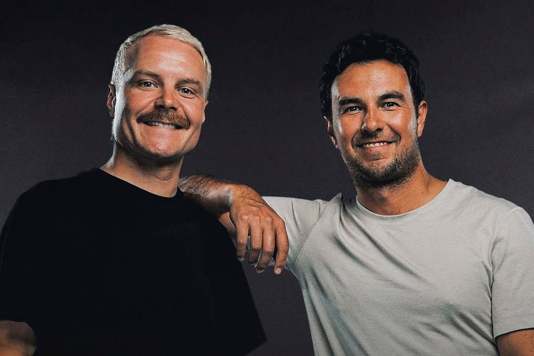 Valtteri Bottas y Checo Pérez en la imagen promocional del equipo Cadillac. 