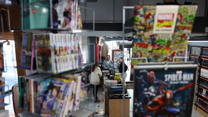 Estanterías de la tienda de cómics Elektra de Madrid, este miércoles.