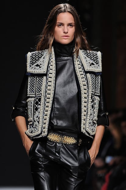 Balmain se inspira en armaduras medievales.