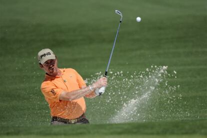 Miguel Ángel Jiménez, entrenándose ayer en Augusta.