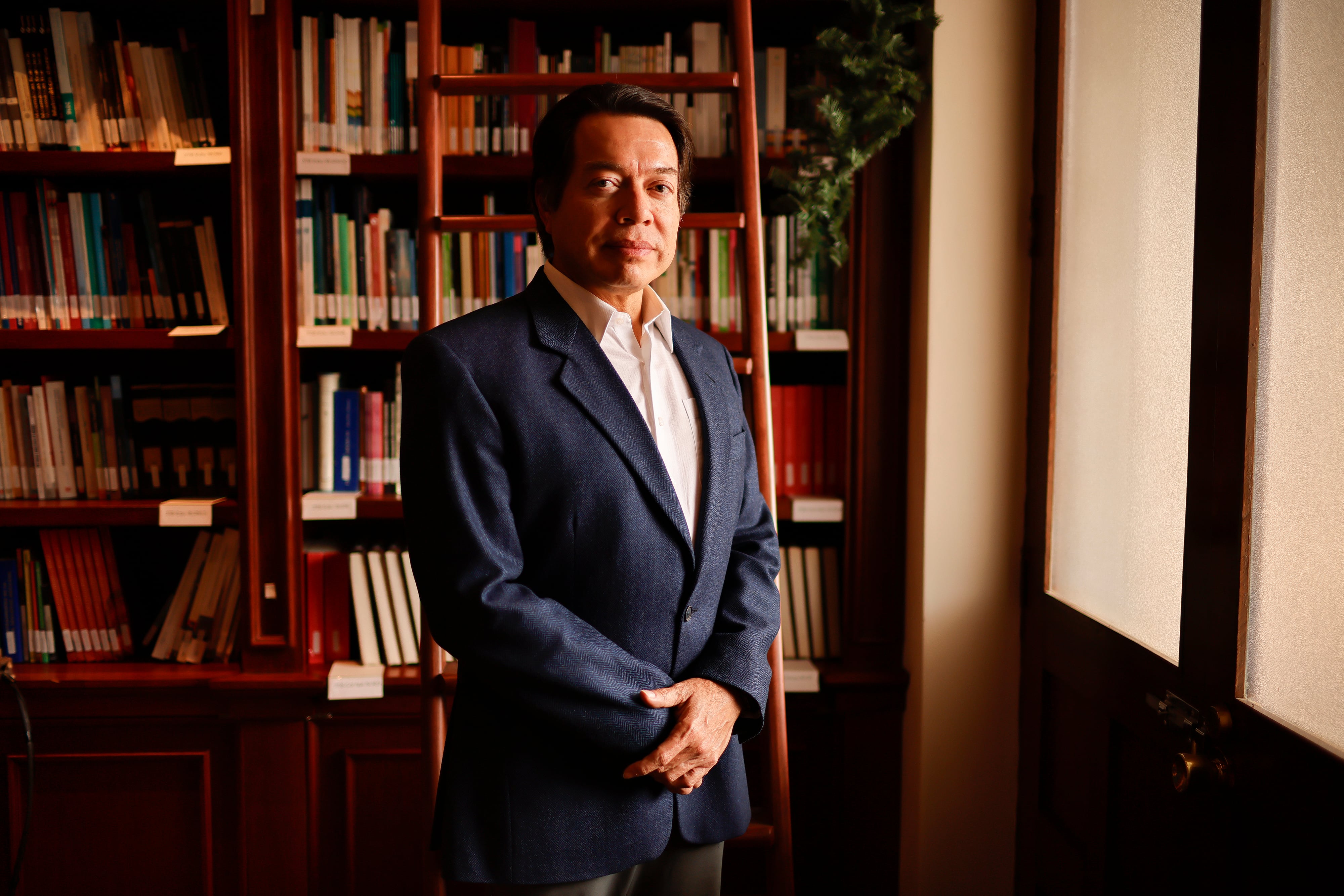 Mario Delgado acepta que “faltaron voces” para decidir el cambio del calendario escolar