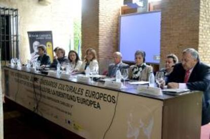 Un momento del primer Foro Internacional sobre Itinerarios Culturales Europeos, que se celebra en el Real Monasterio de Yuste (Cáceres) durante dos jornadas, en el que más de cincuenta expertos de Europa debaten sobre la consolidación y ampliación de las rutas europeas de Carlos V.