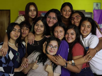 La capacitación de Mariposas Rojas para mujeres jóvenes en el departamento de Chalatenango, en El Salvador