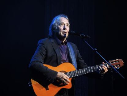 Serrat, anoche en el Palau de les Arts, en Valencia.