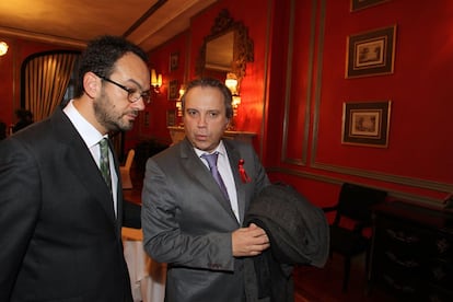 Antonio Hernando, portavoz del PSOE en el Congreso y José Miguel Carmona, candidato del PSOE a la alcaldía de Madrid