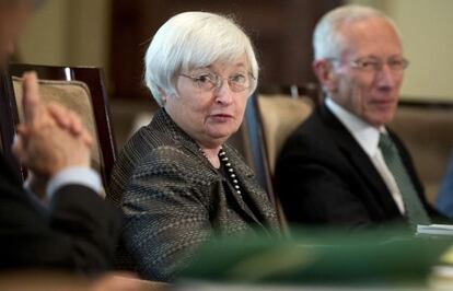 Janet Yellen junto a Stanley Fischer en el consejo de la Reserva Federal