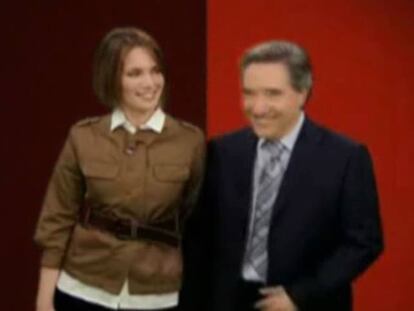 Cuatro se desnuda con "La roja"