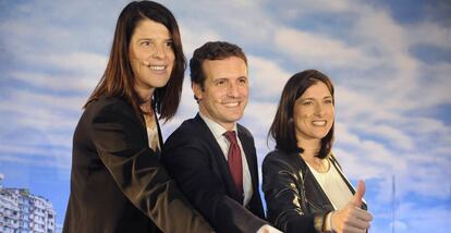 Pablo Casado, junto a María José Sáenz de Buruaga y la alteta Ruth Beitia.