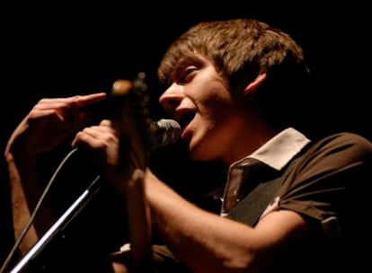 Alex Turner, durante el concierto de Arctic Monkeys el sábado en Barcelona.