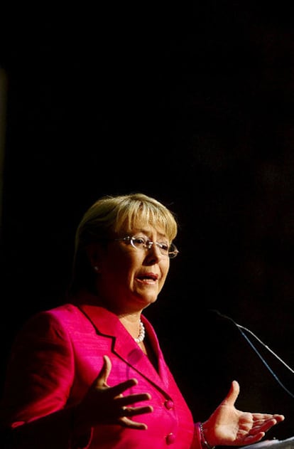 La ex presidenta de Chile, Michelle Bachelet, en la cumbre de la mujer de Valencia