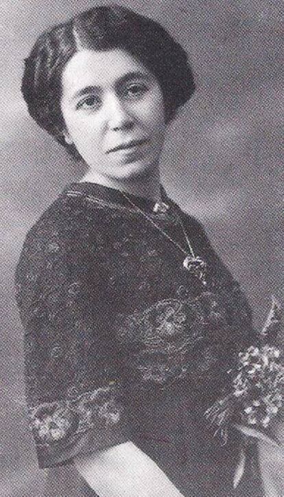 Retrato de María Lejárraga en su juventud en una imagen del archivo familiar.