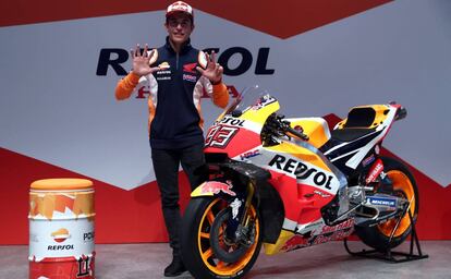 Márquez amb la seva Honda a Madrid.