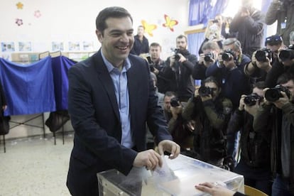 Alexis Tsipras, en el moment de votar.