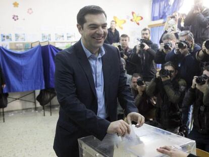 Alexis Tsipras, en el moment de votar.