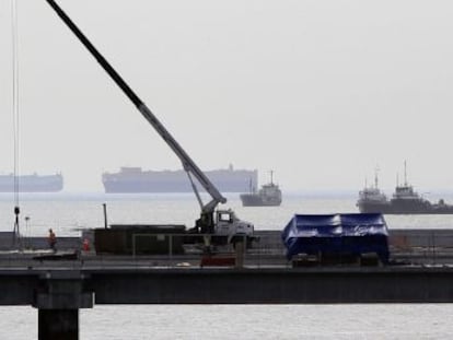 Varios barcos permanecen atracados en la Bah&iacute;a de Panam&aacute;.