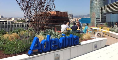 Terraza de las oficinas de Adevinta en Barcelona.