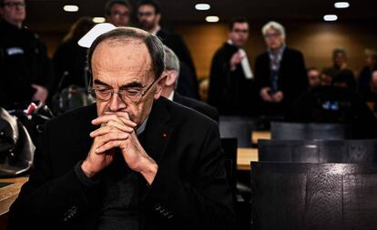 El cardenal Philippe Barbarin durante el juicio por ocultar los abusos de menores del cura Bernard Preynat