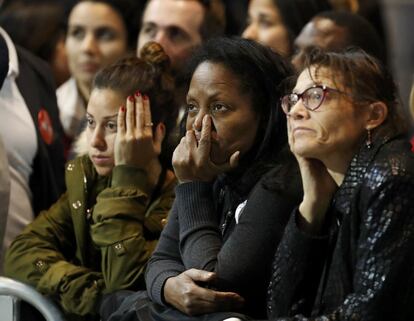 Supporters of U.S. Democratic presidential nominee Hillary Clinton react at her election night ral·li in Manhattan