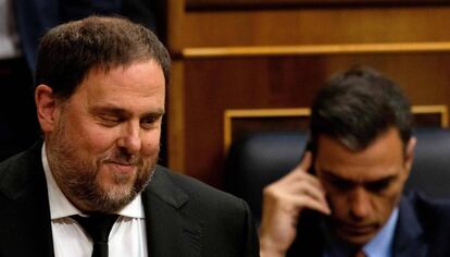 El líder de ERC, Oriol Junqueras (izq.), y el del PSOE, Pedro Sánchez (der.), en una imagen de archivo.