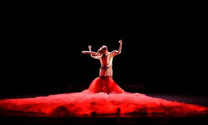 Los miembros del ballet australiano durante el ensayo de 'Aroma del amor' para el estreno nacional en la ópera de Sidney.