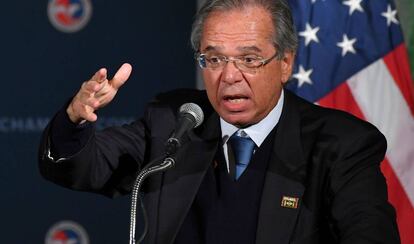 Paulo Guedes discursa na Câmera de Comércio em Washinton. 