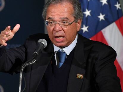 Paulo Guedes discursa na Câmera de Comércio em Washinton. 