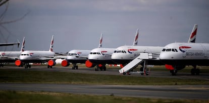 Aviones de British Airways estacionados en el aeropuerto de Bournemouth.