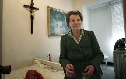 Aurelia Rey, en 2013 en la casa de A Coruña de la que pretendían desahuciarla.