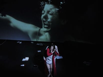 La soprano María Hinojo en un momento del estreno de la ópera 'Java suite' en Peralada.